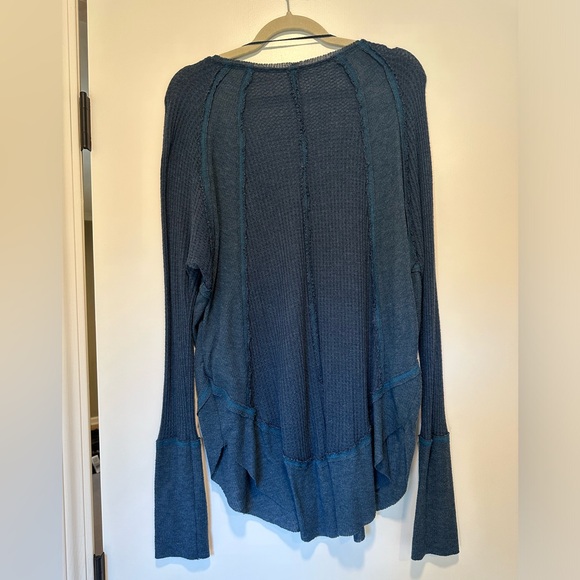 Free People We The Free Waffle Knit Navy Tunic Long Sleeve Top, size Large - Picture 8 of 9